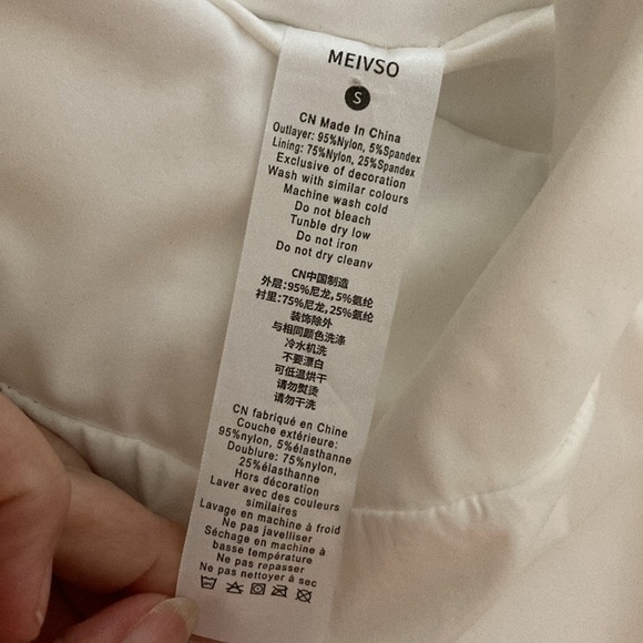 MEIVSO Women's White Lightweight Athletic Skirt with Built-in Shorts, Size Small - Picture 8 of 9